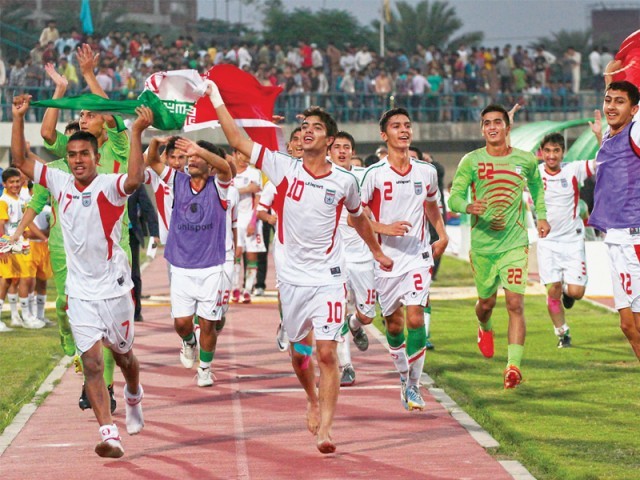 Iran beat UAE to qualify for final round [Tribune]