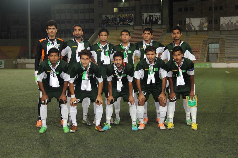 Pakistani footballers stand with Palestine [Express Tribune]