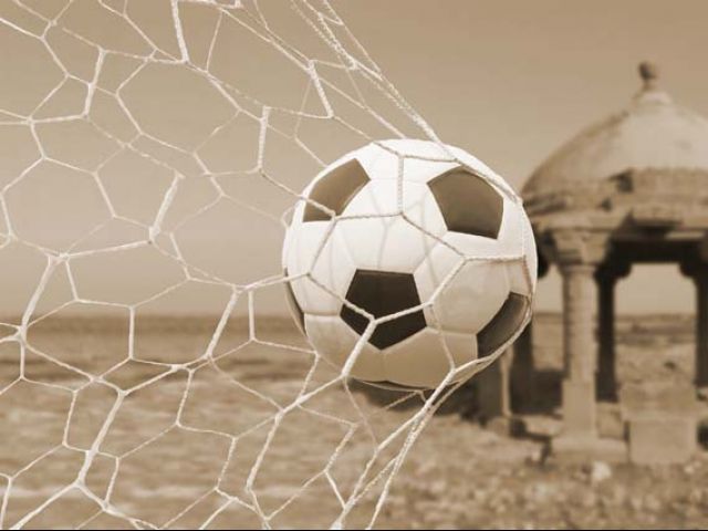 From the graves rises the spirit of women’s football [Express Tribune]