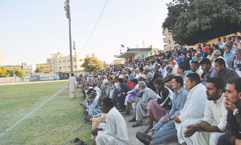KMC Stadium fills up as team from Chaman plays [Dawn]
