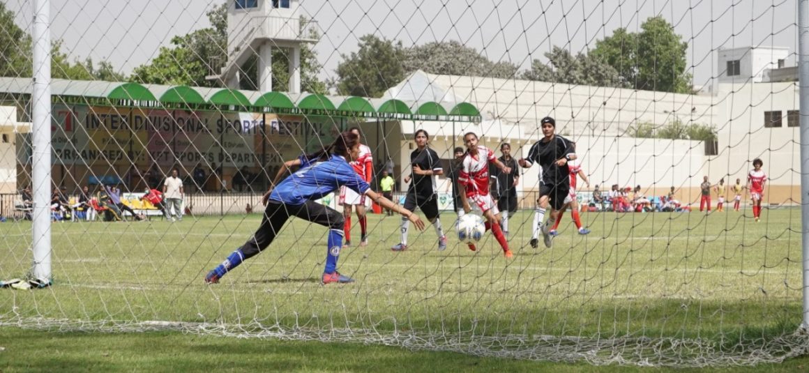Akhtar slams ongoing National Women Football C’ship over ‘loopholes’ [The News]