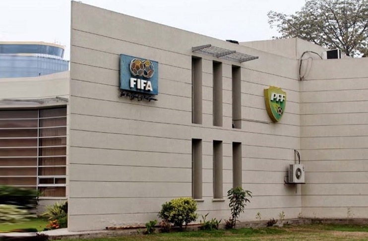 PFF officials ousted from headquarters in Lahore [Geo Super]
