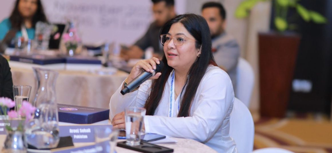 Arooj Sohail Butt becomes first female manager of men’s U17 football team [Geo News]