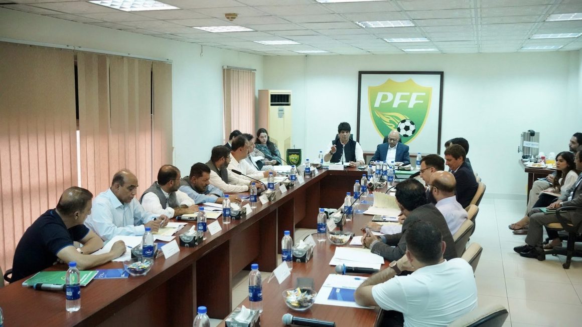PFF executive council majority calls crucial meeting [The News]