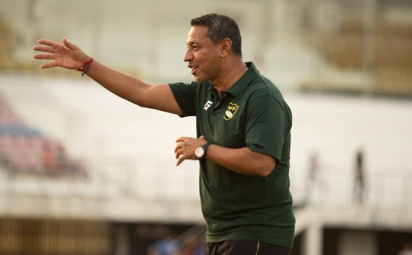 Nolberto Solano: ‘I would like to play like Klopp but you need to be realistic’ [The Guardian]