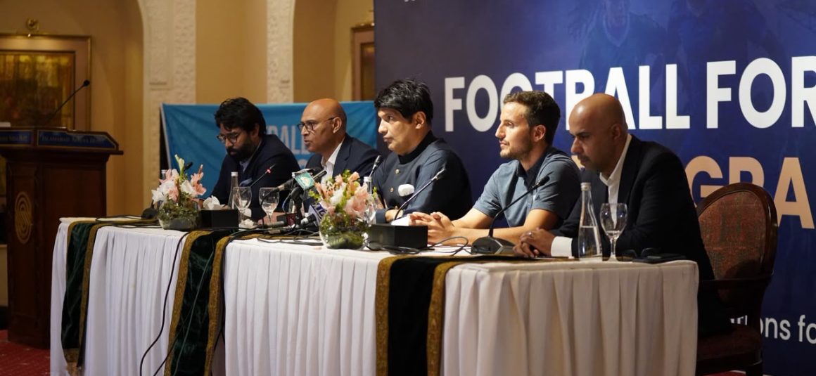 Football for Schools targets 3 million students through 3,000 public schools Football for Schools targets 3 million students through 3,000 public schools