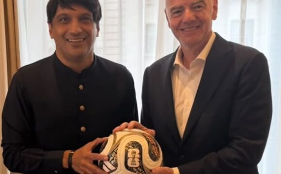 PFF president Gilani meets with FIFA chief Infantino during UNGA week